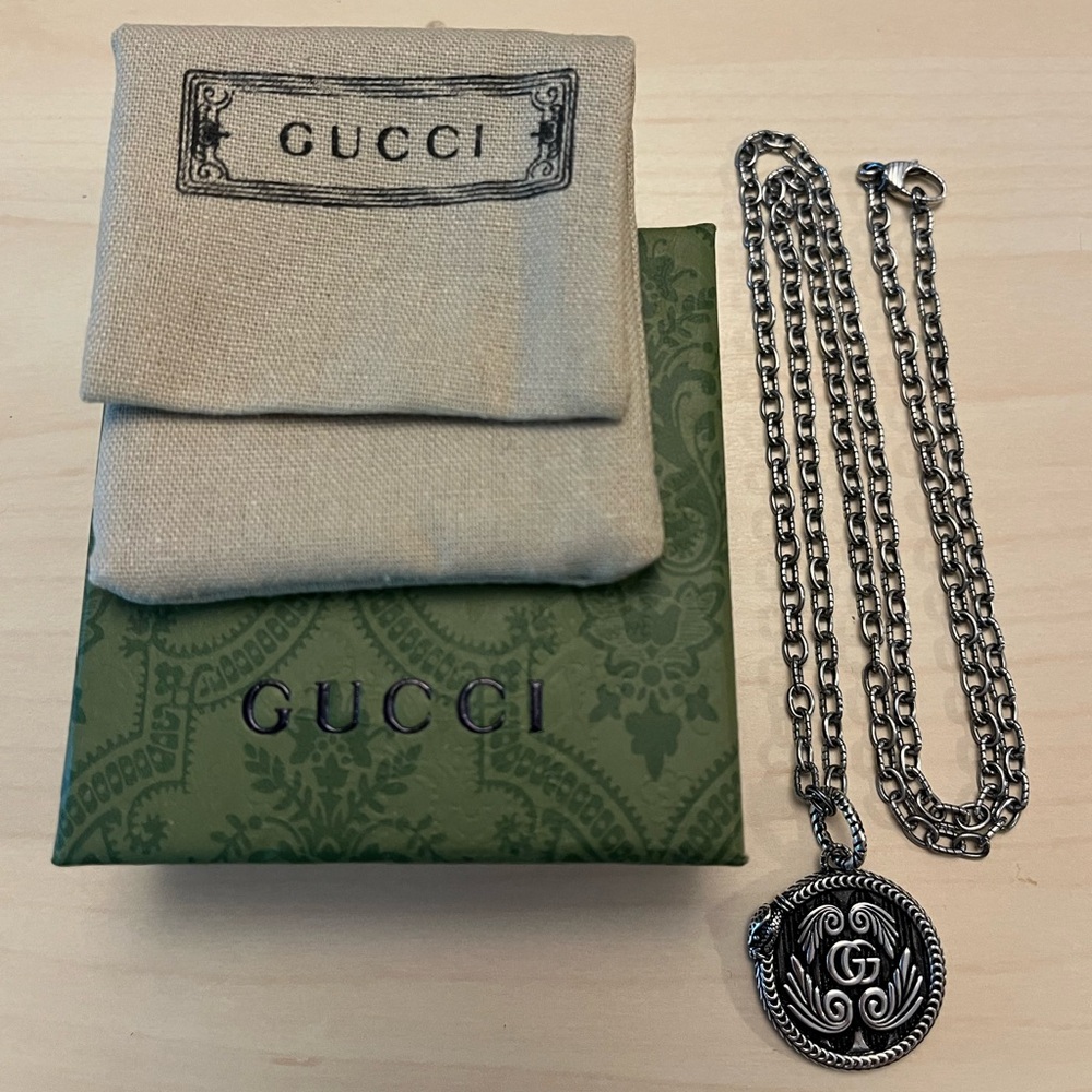 Gucci pendant necklace